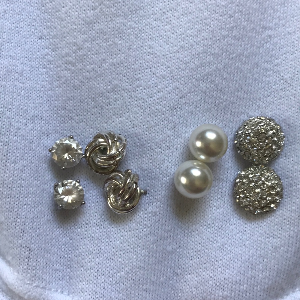 🗻Set of 4 earrings